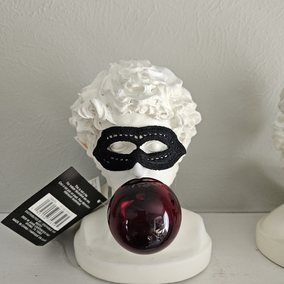 NWT Michaels Ashland Gothic Bordeaux Bubble Gum Man & Woman Busts - Picture 3 of 10